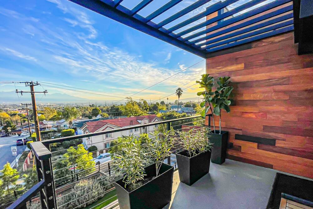 Photo of Patio Balcony in South San Gabriel