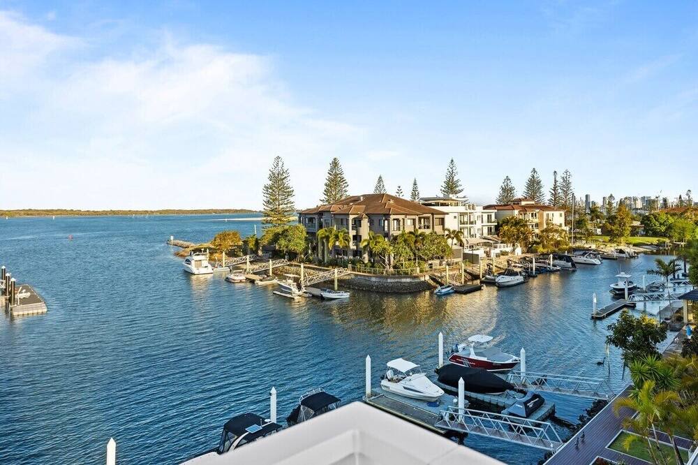 Photo of Others in Runaway Bay