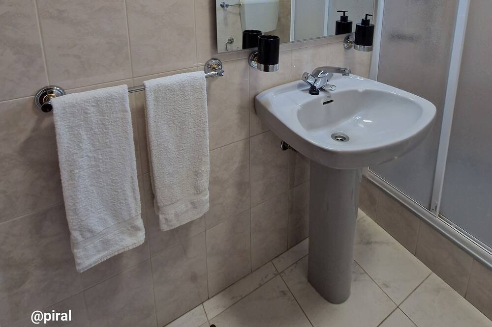 Photo of Bathroom in Castelo Branco
