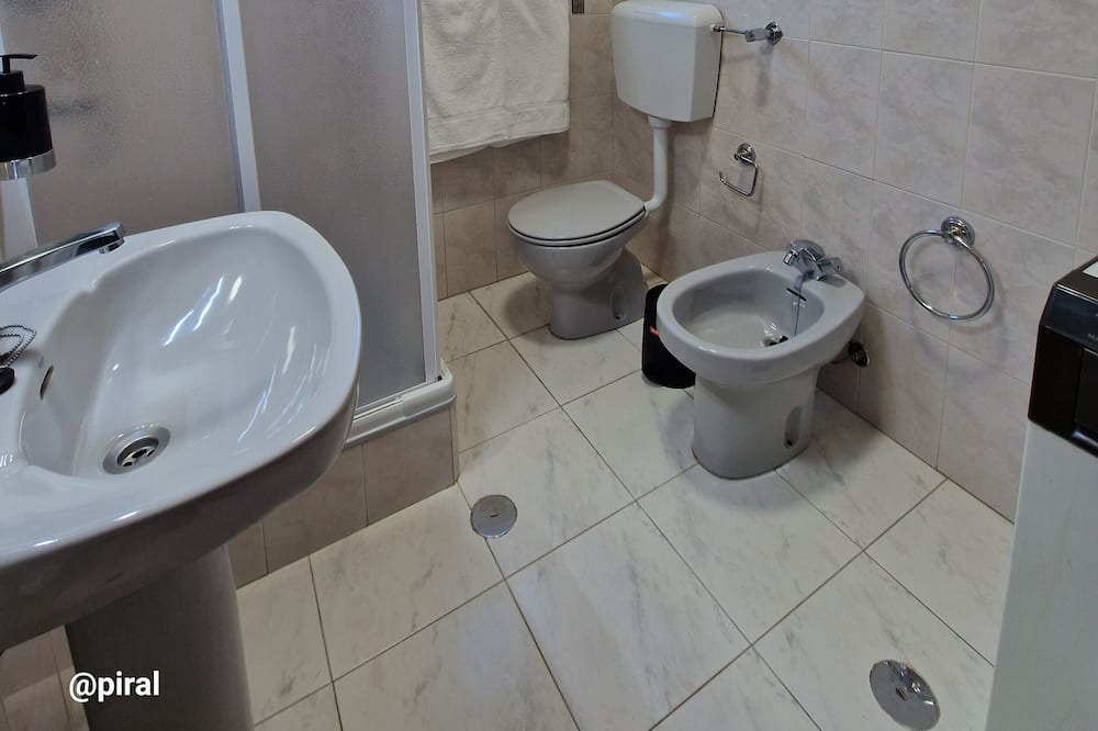 Photo of Bathroom in Castelo Branco