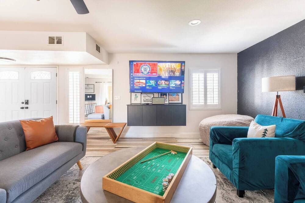 Photo of Livingroom in Rancho Oakey