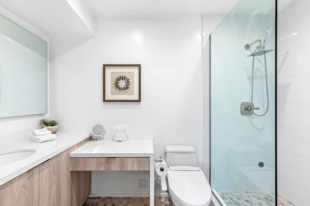 Photo of Bathroom in Sunrise Vista Chino
