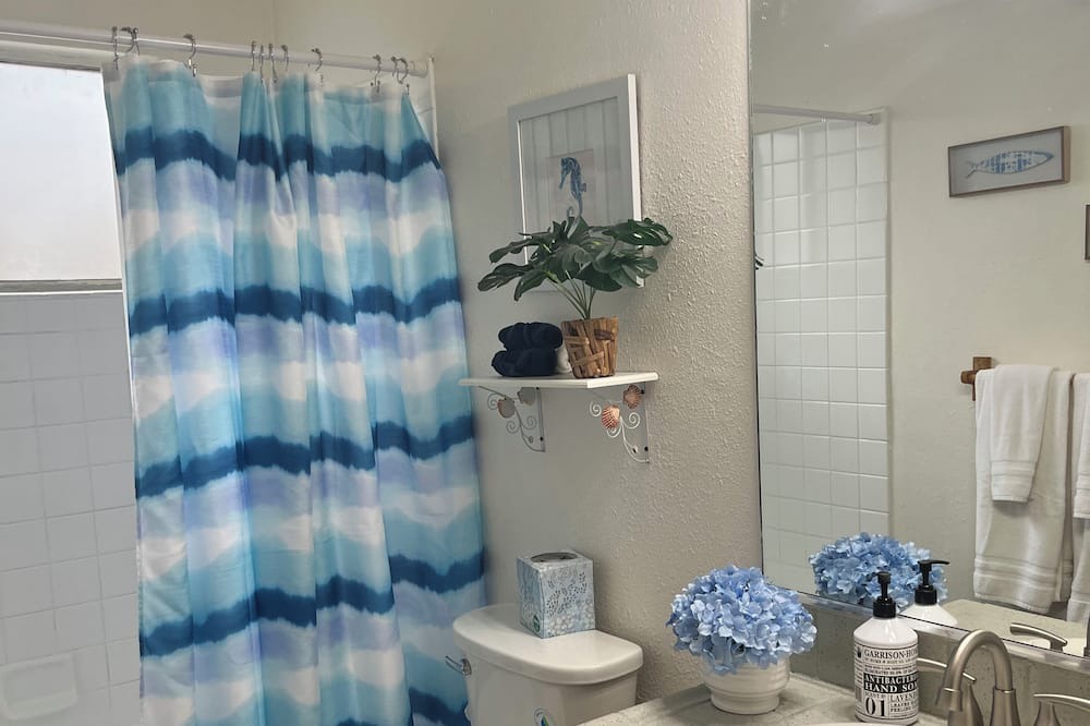 Photo of Bathroom in Lemoore