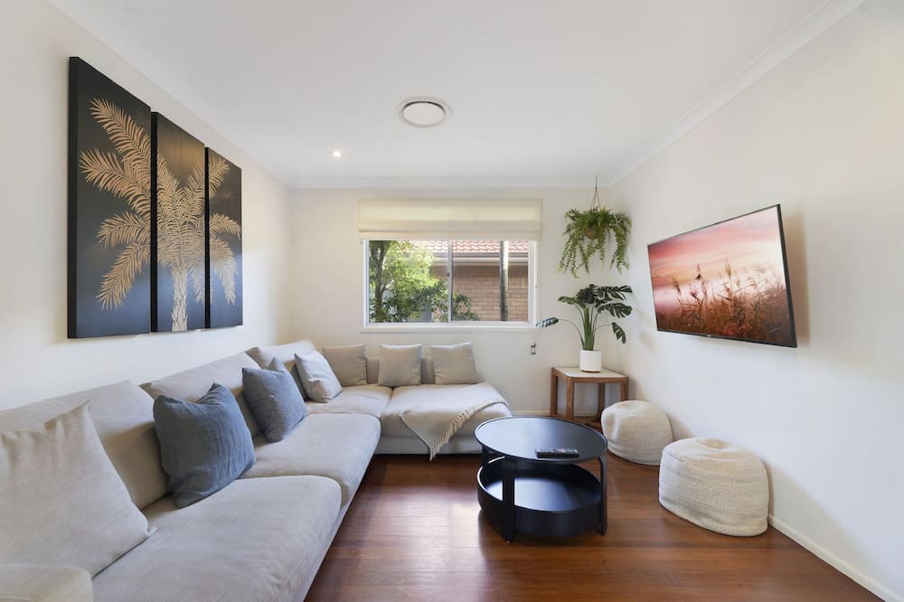 Photo of Livingroom in Mermaid Beach