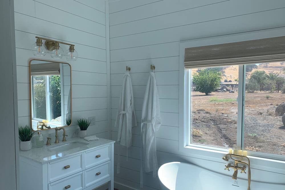 Photo of Bathroom in Springville