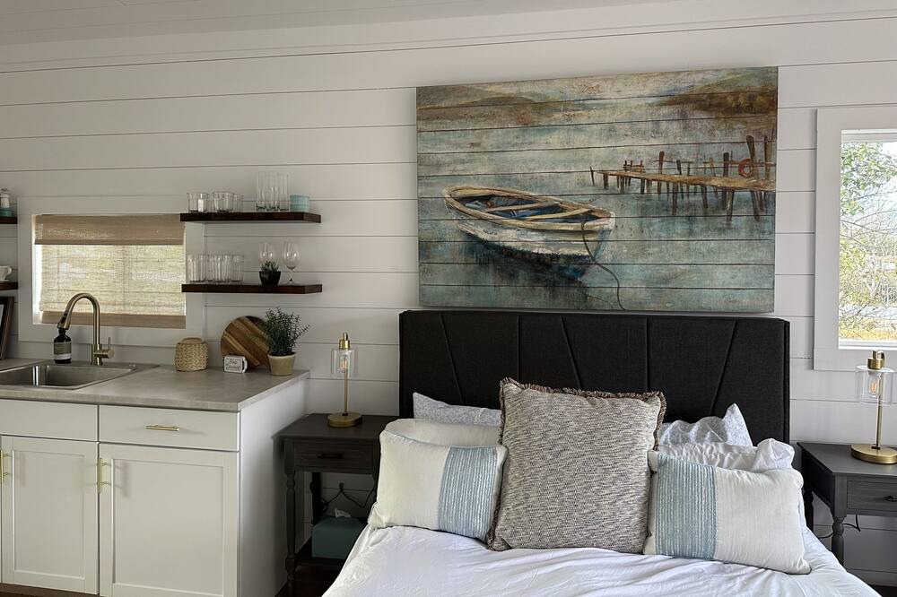 Photo of Bedroom in Springville