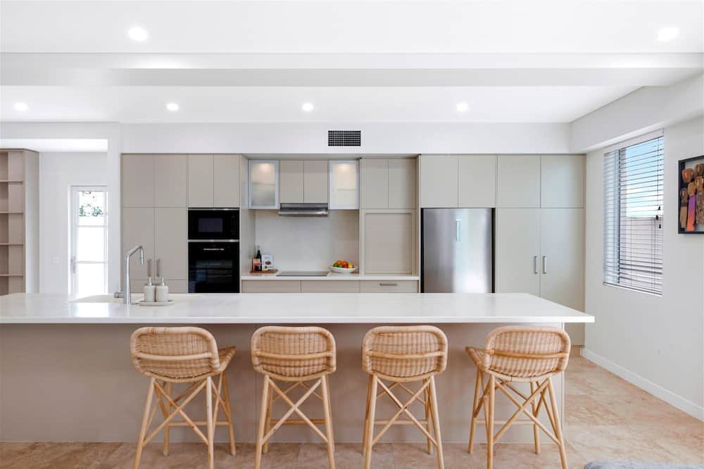 Photo of Kitchen in Mermaid Beach