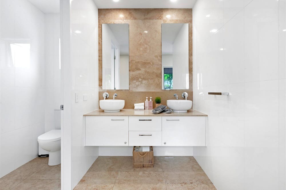 Photo of Bathroom in Mermaid Beach