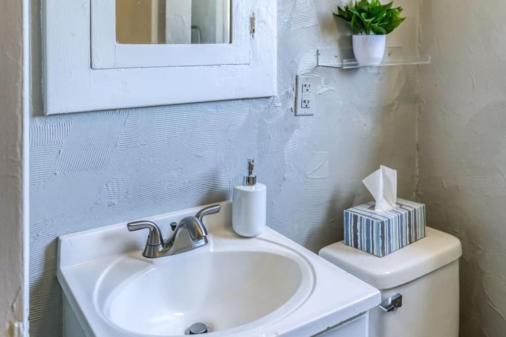 Photo of Bathroom in Midtown
