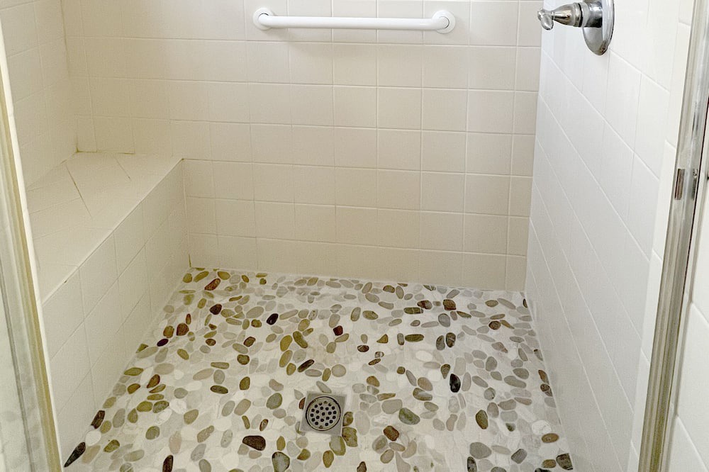 Photo of Bathroom in Araby