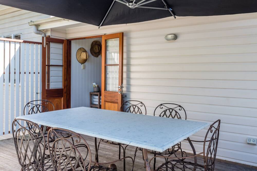 Photo of Outdoor in Bardon