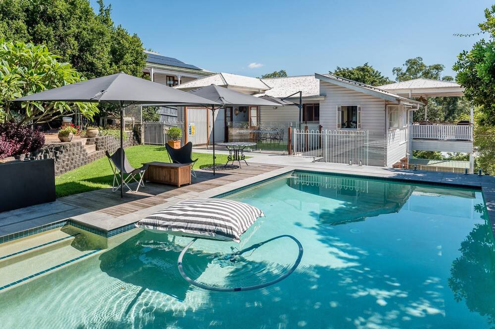 Photo of Outdoor in Bardon