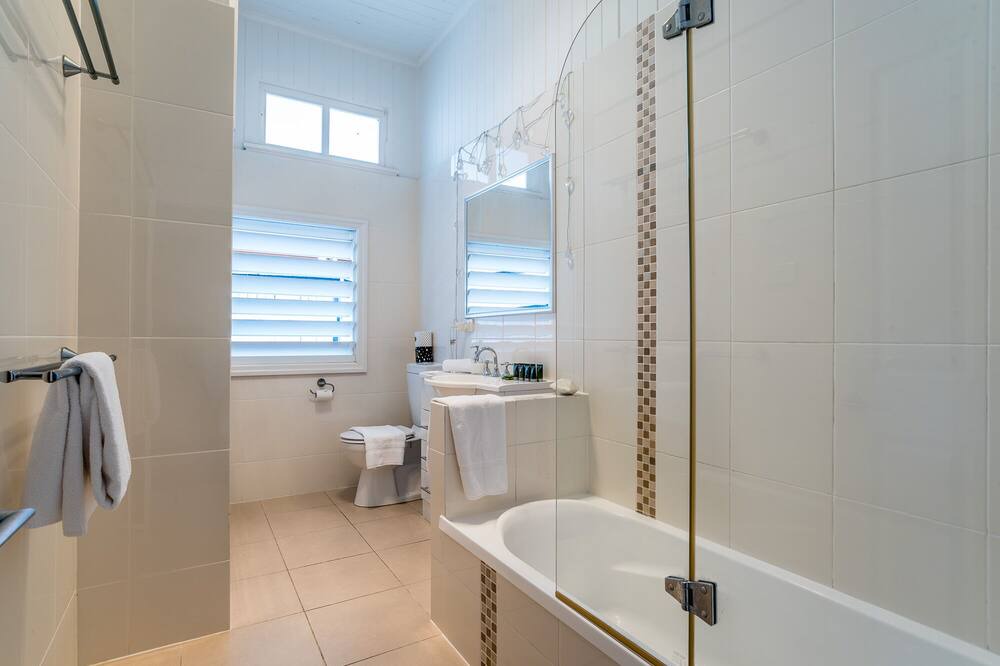 Photo of Bathroom in Bardon