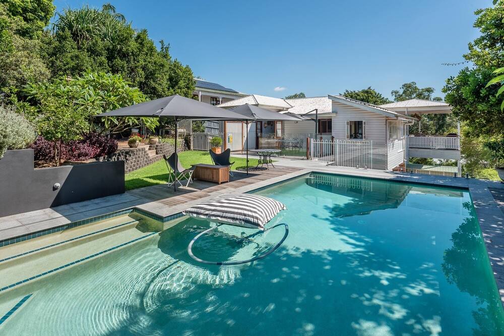Photo of Outdoor in Bardon