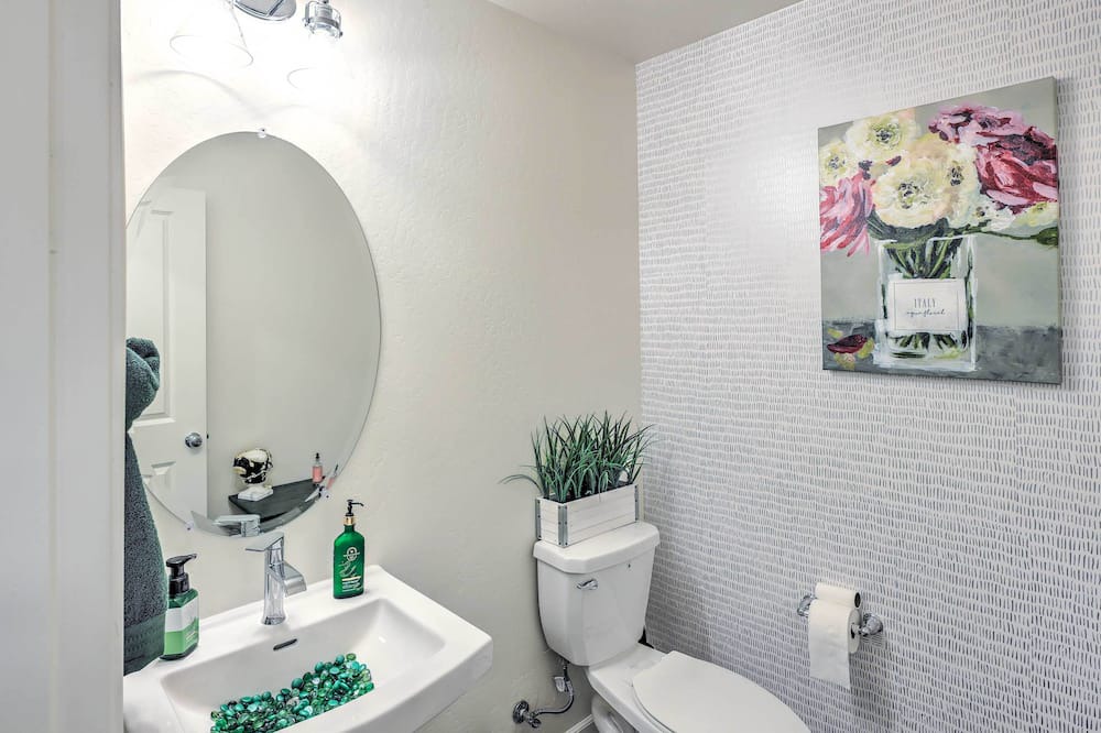Photo of Bathroom in Pumpkin Center