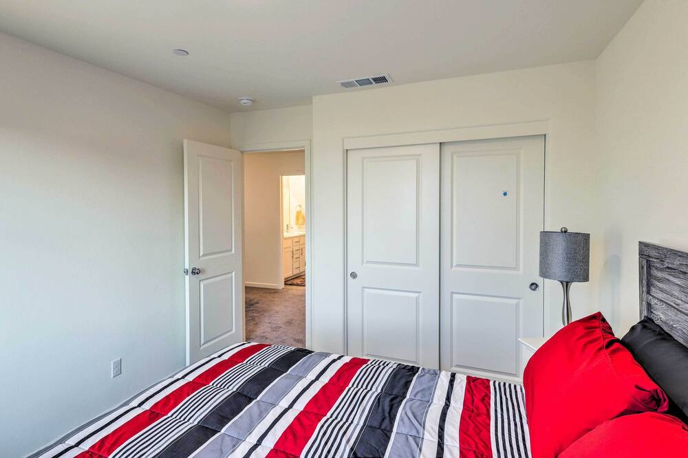 Photo of Bedroom in Pumpkin Center