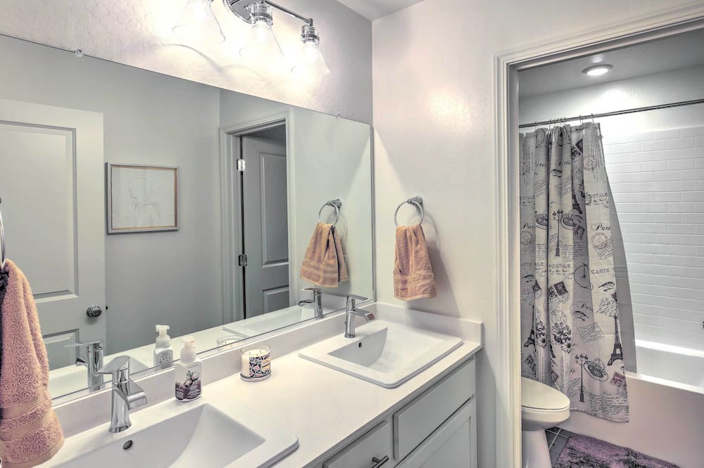 Photo of Bathroom in Pumpkin Center