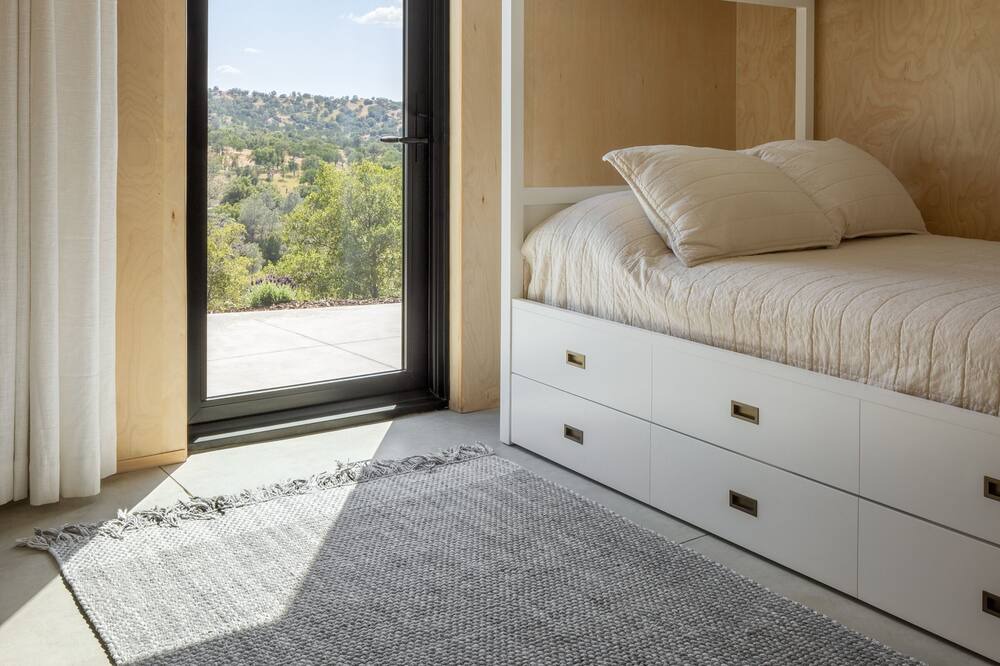 Photo of Bedroom in Yosemite Lakes