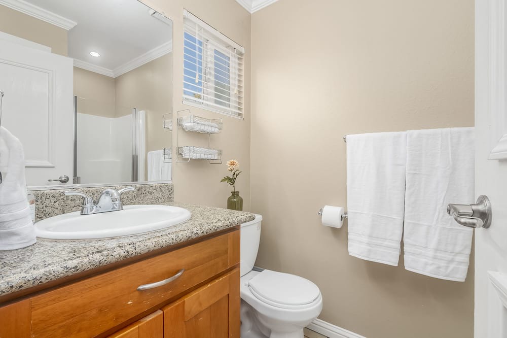 Photo of Bathroom in Lemoore