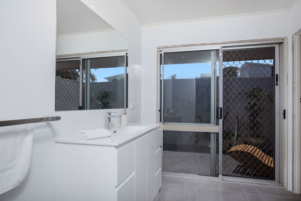 Photo of Bathroom in Burleigh Waters