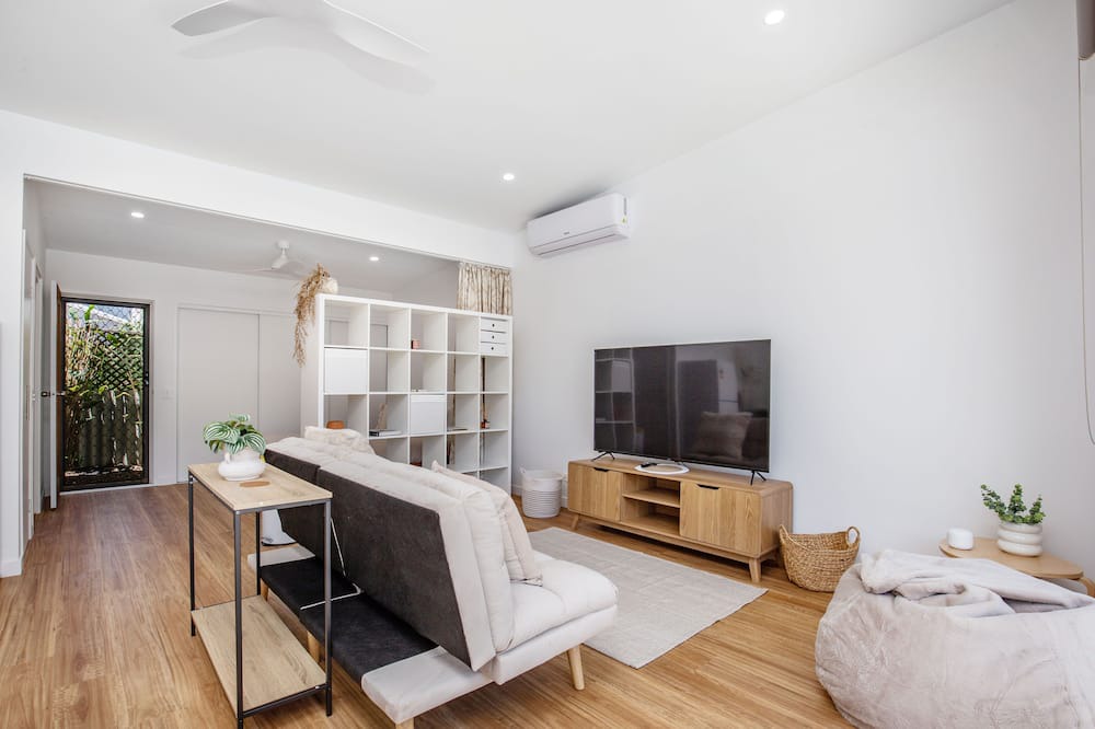 Photo of Livingroom in Burleigh Waters