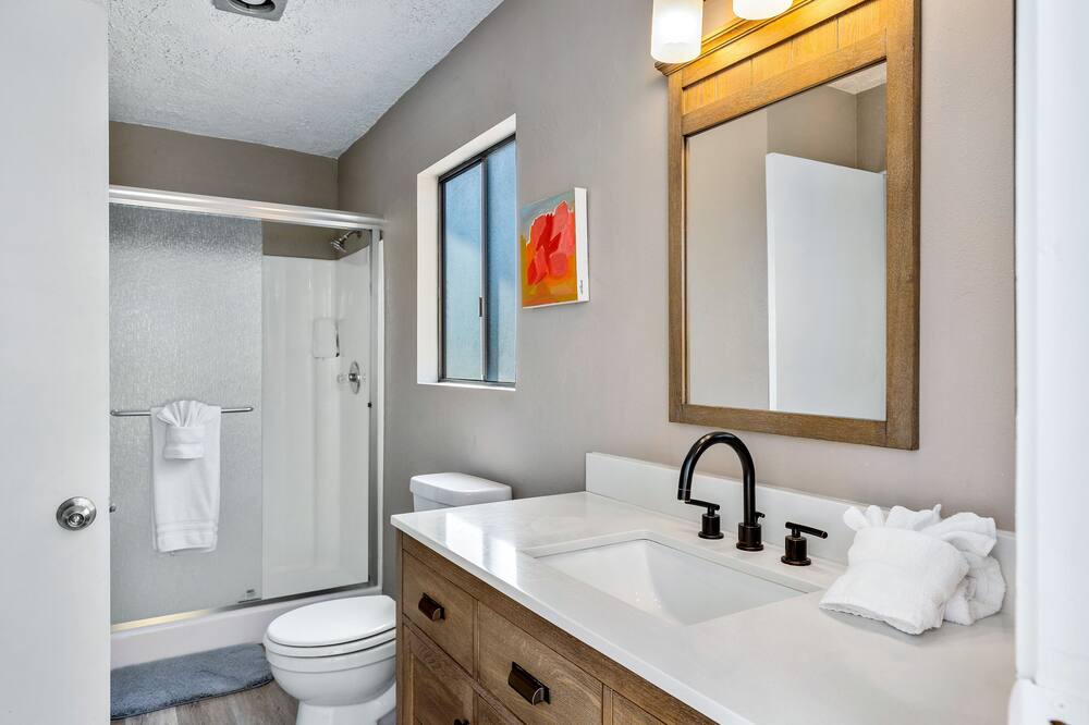 Photo of Bathroom in Araby