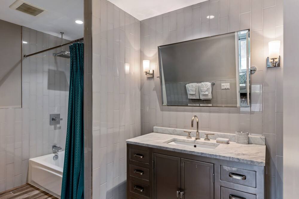 Photo of Bathroom in Araby