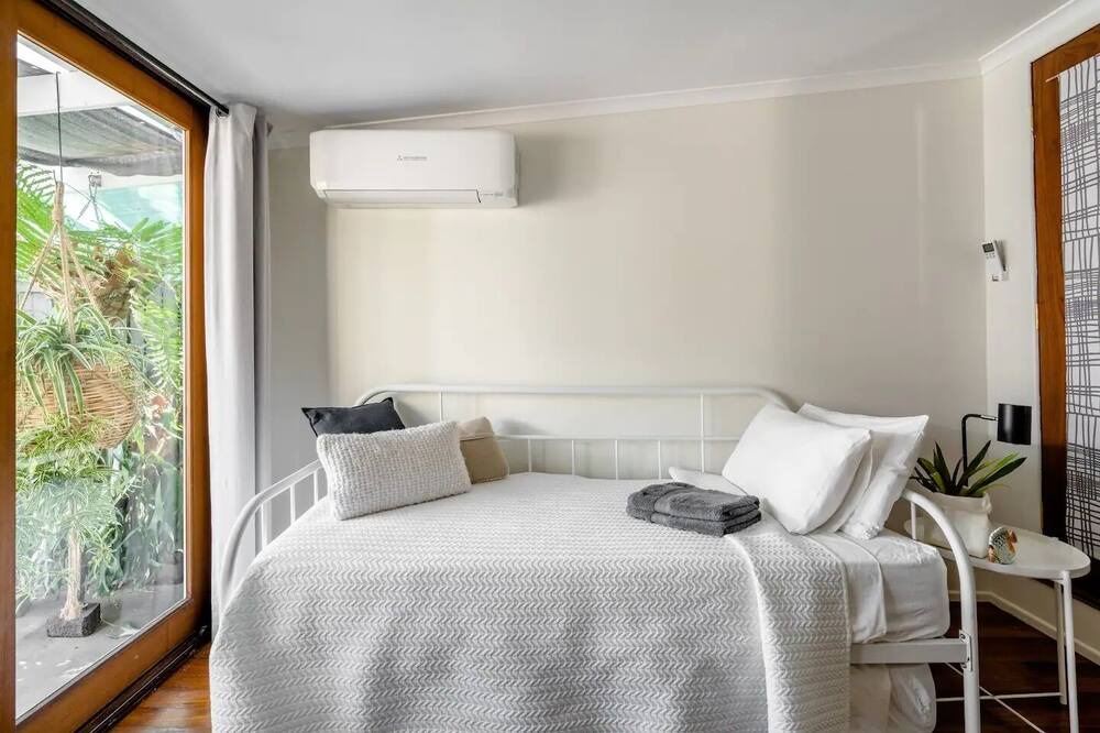 Photo of Bedroom in Moffat Beach