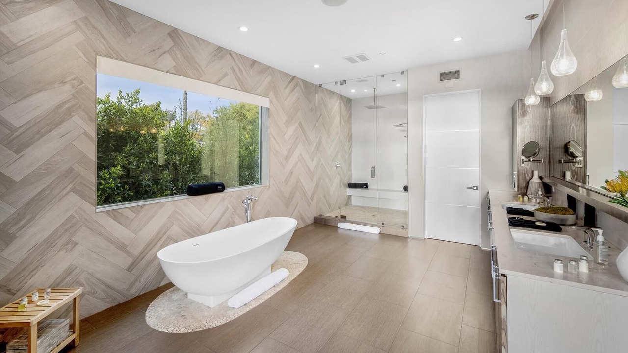 Photo of Bathroom in Beverly Grove