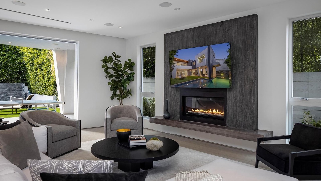 Photo of Livingroom in Beverly Grove