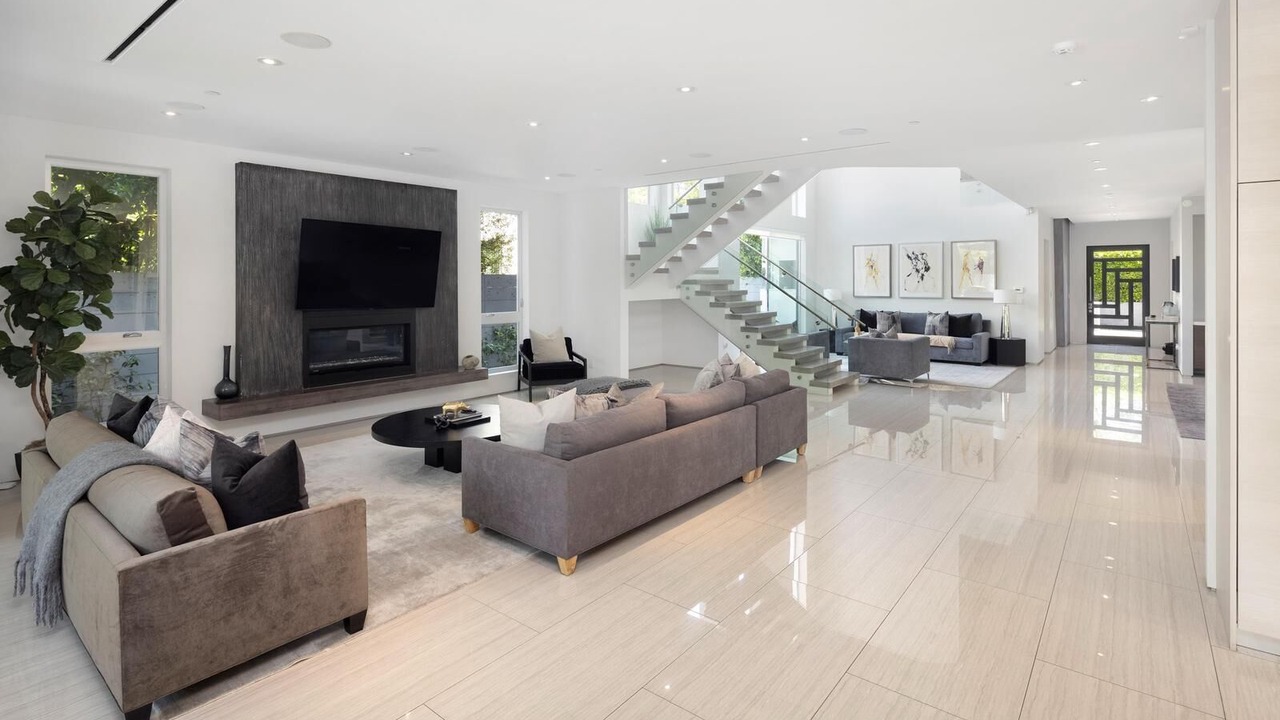 Photo of Livingroom in Beverly Grove