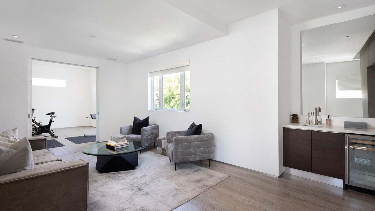 Photo of Livingroom in Beverly Grove