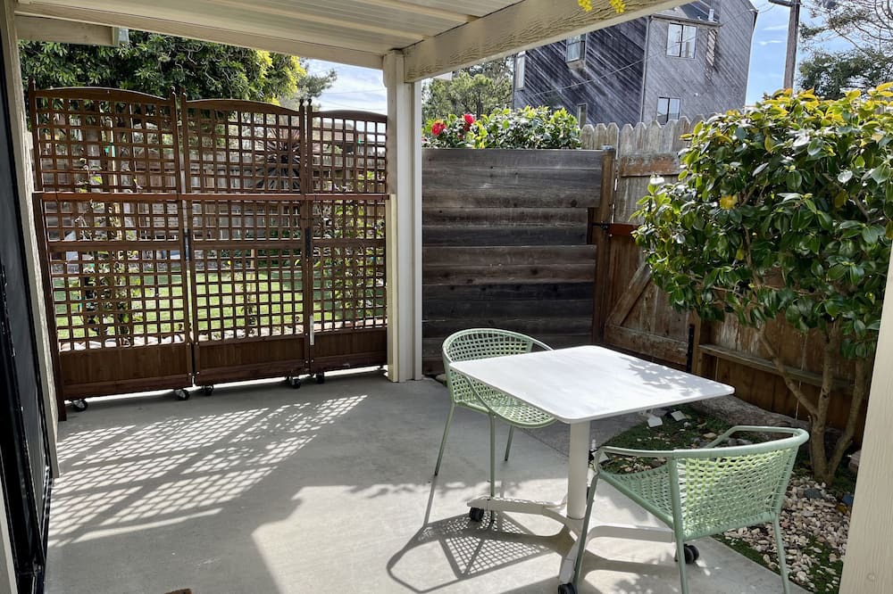 Photo of Outdoor in Park Hill