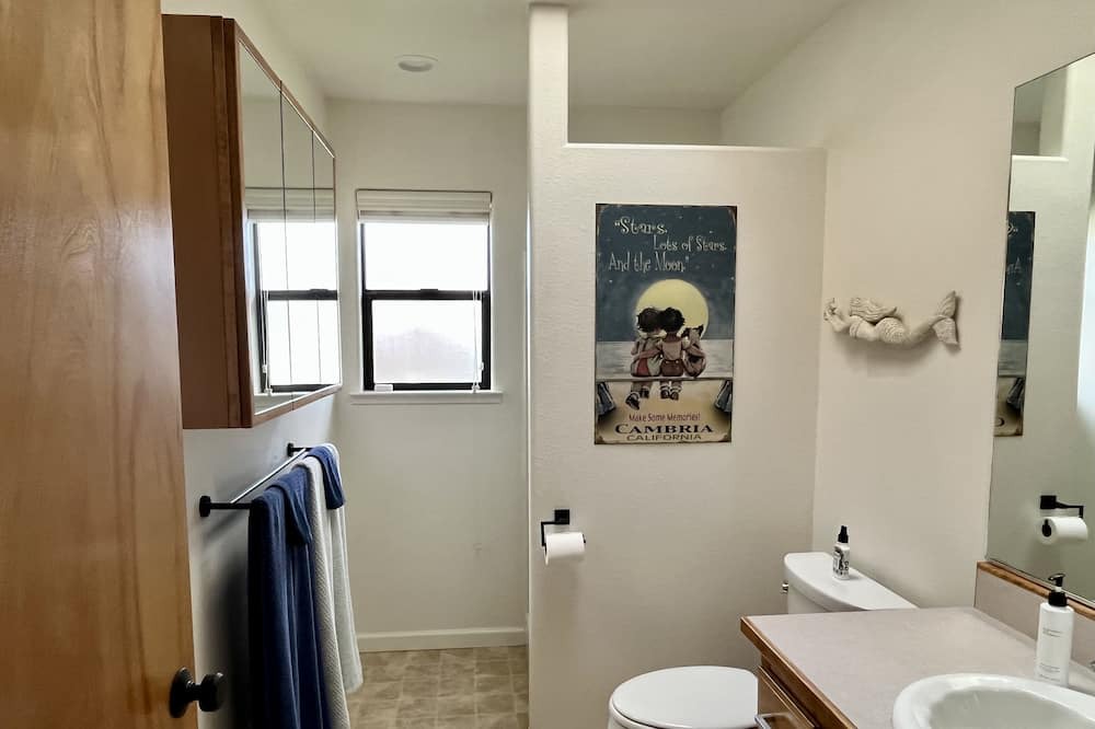 Photo of Bathroom in Park Hill