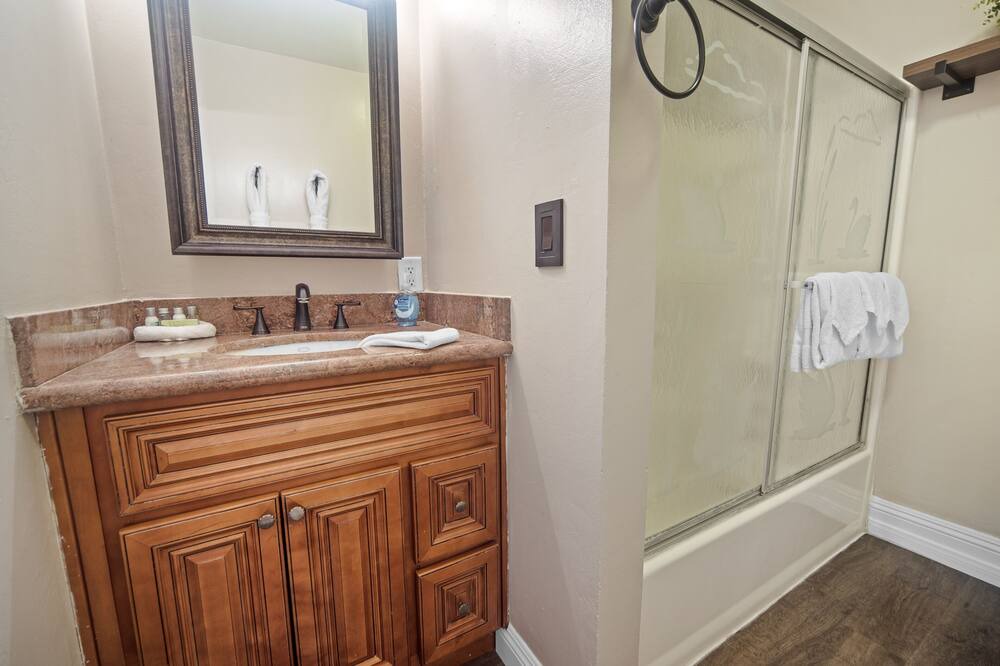 Photo of Bathroom in Woodlands