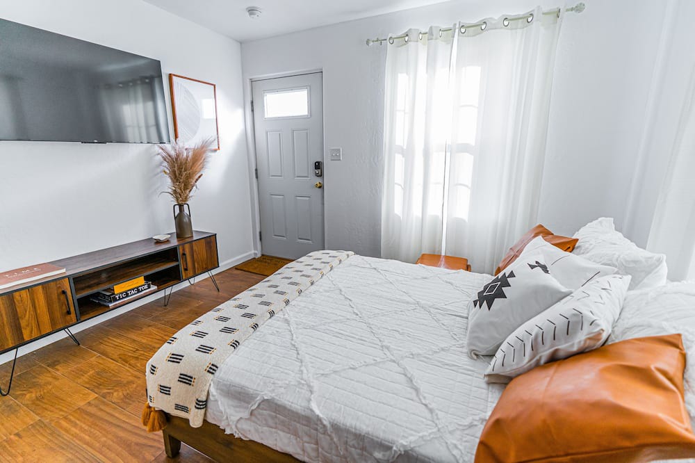 Photo of Bedroom in Porterville