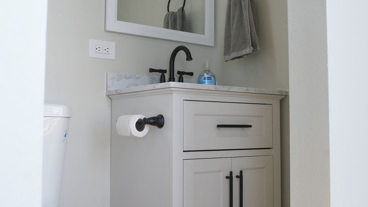 Photo of Bathroom in Waialua