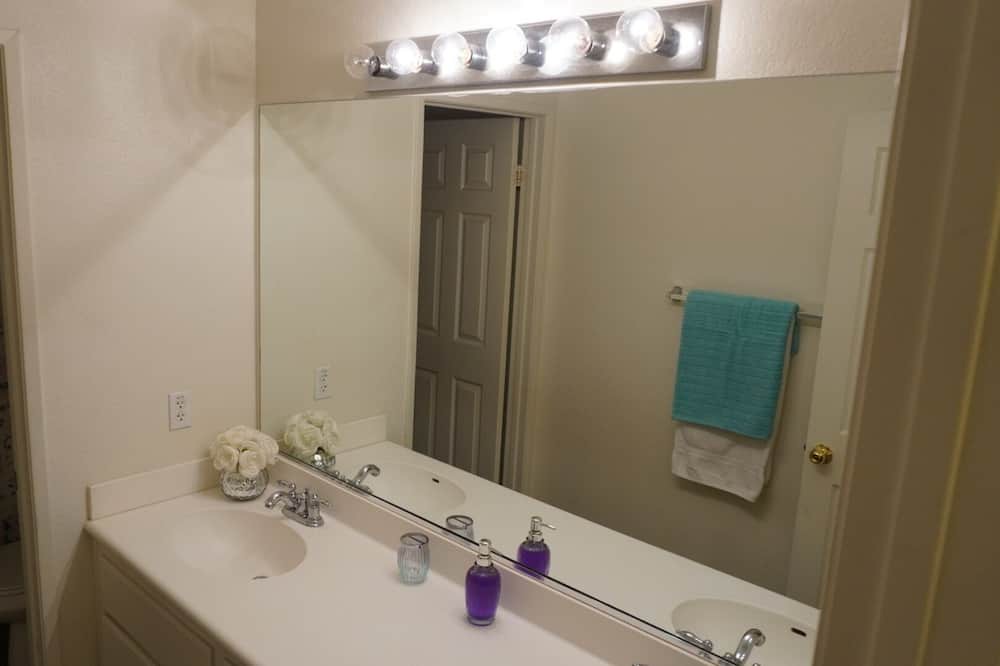Photo of Bathroom in Coachella