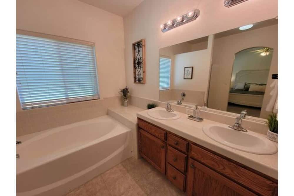 Photo of Bathroom in Fowler