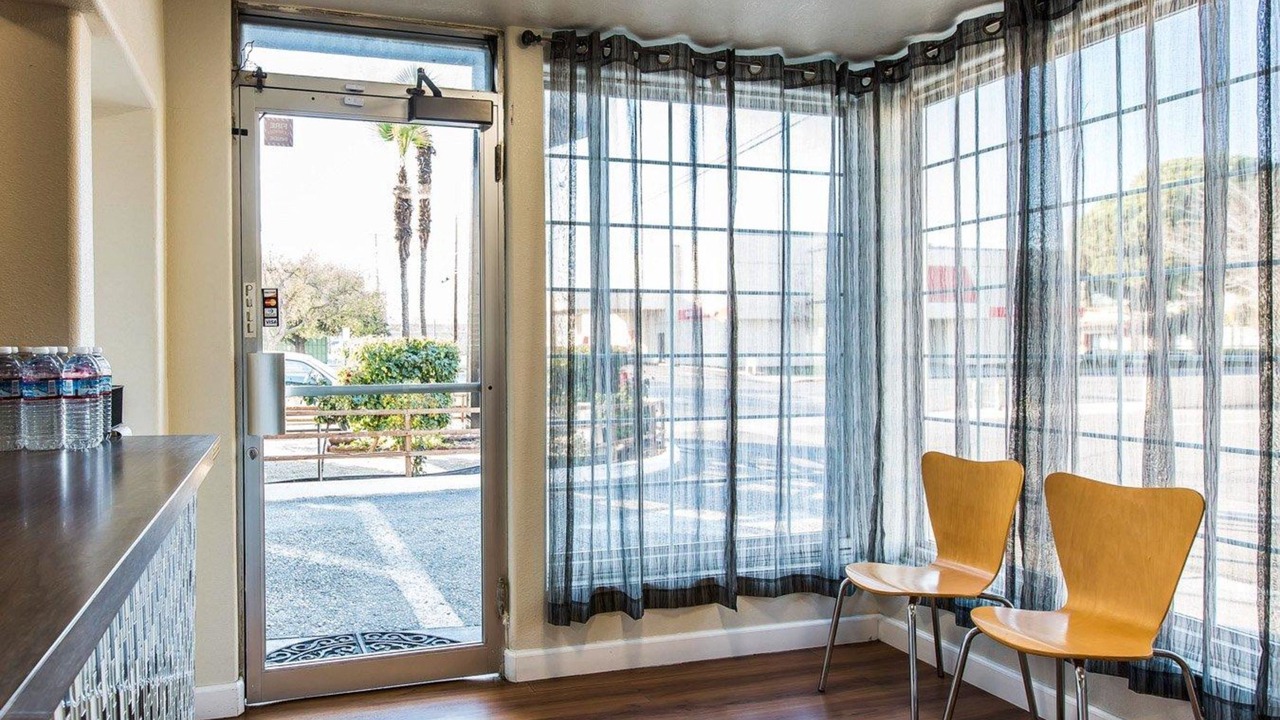 Photo of Livingroom in Hanford