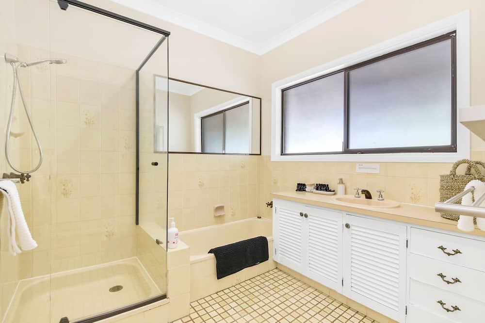 Photo of Bathroom in Upper Coomera