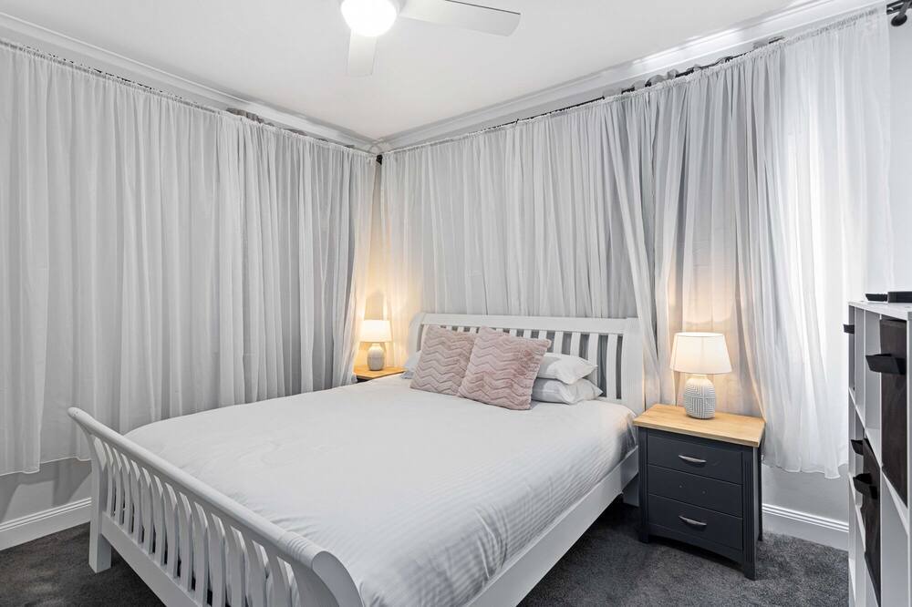 Photo of Bedroom in Newmarket