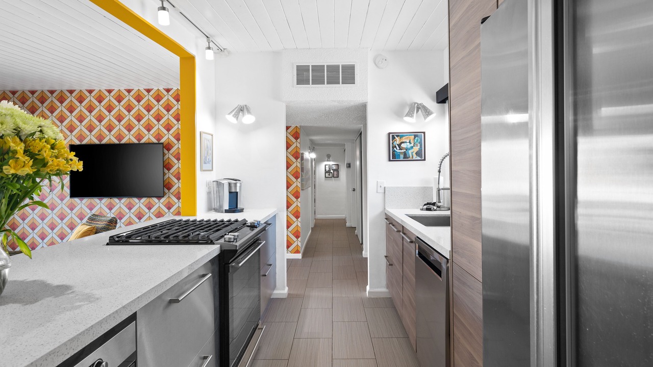 Photo of Kitchen in Racquet Club South