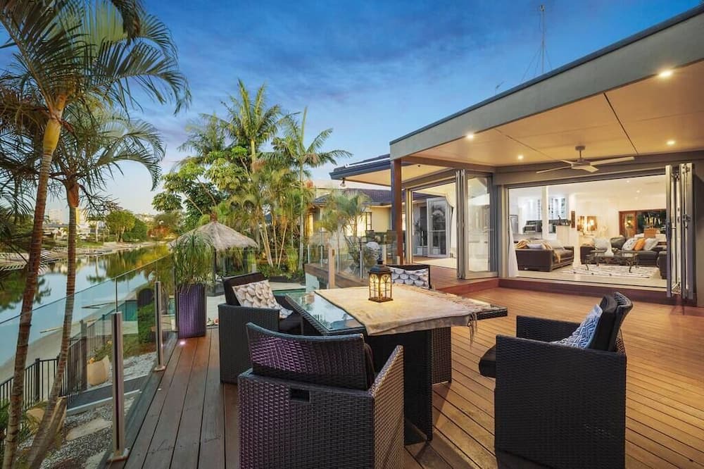 Photo of Outdoor in Broadbeach Waters
