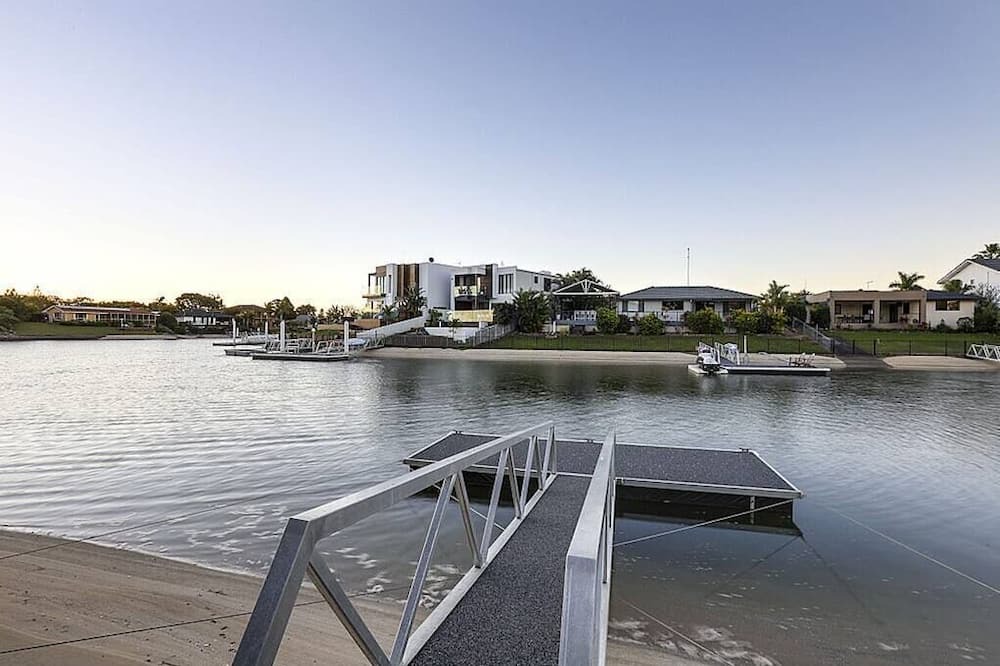 Photo of Others in Broadbeach Waters