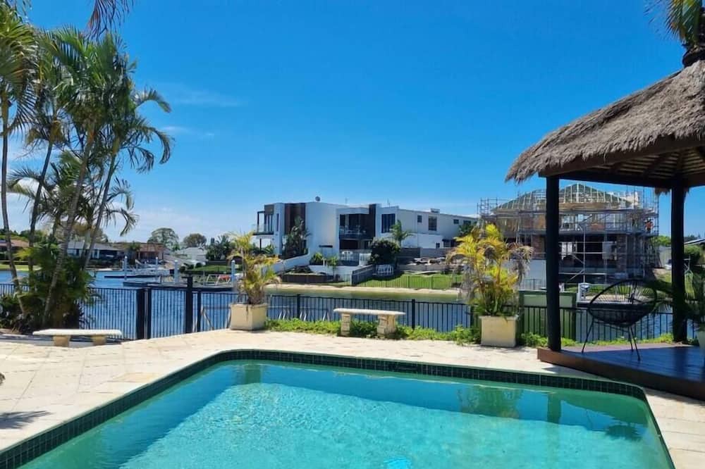 Photo of Outdoor in Broadbeach Waters