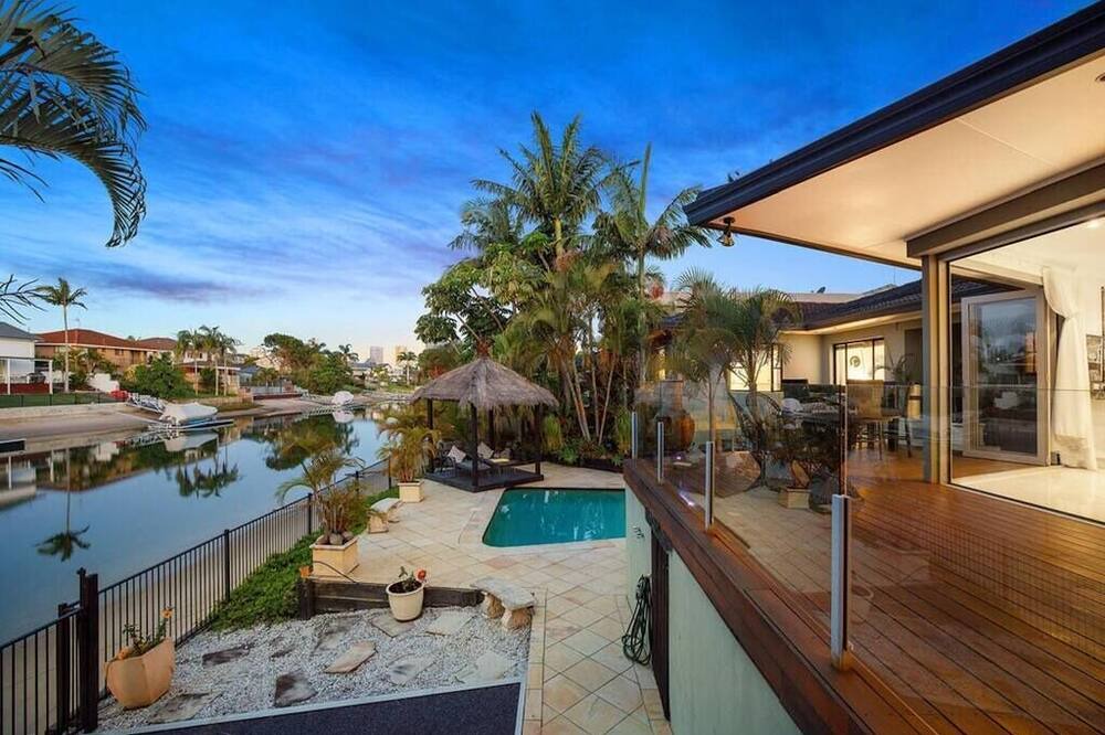 Photo of Outdoor in Broadbeach Waters