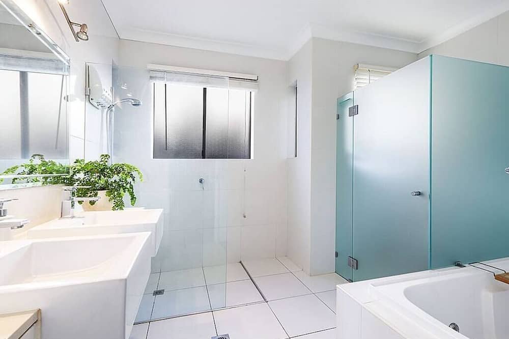 Photo of Bathroom in Broadbeach Waters