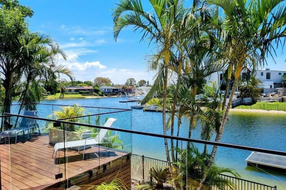 Photo of Others in Broadbeach Waters