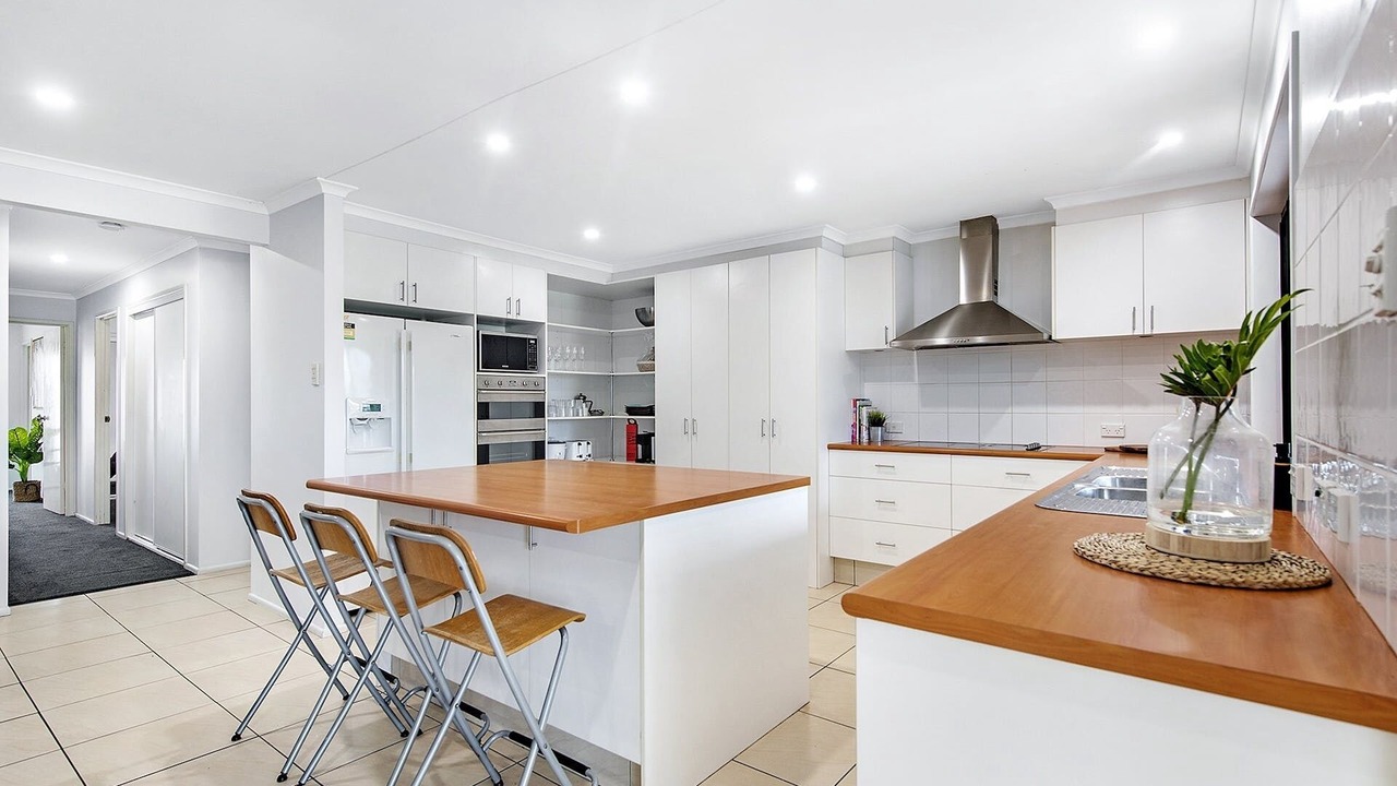 Photo of Kitchen in Mermaid Waters